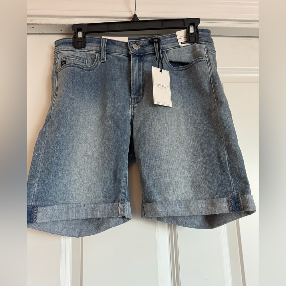 Judy Blue Medium Light Wash Non Distressed Bermuda Denim Jean Shorts JB15006LT